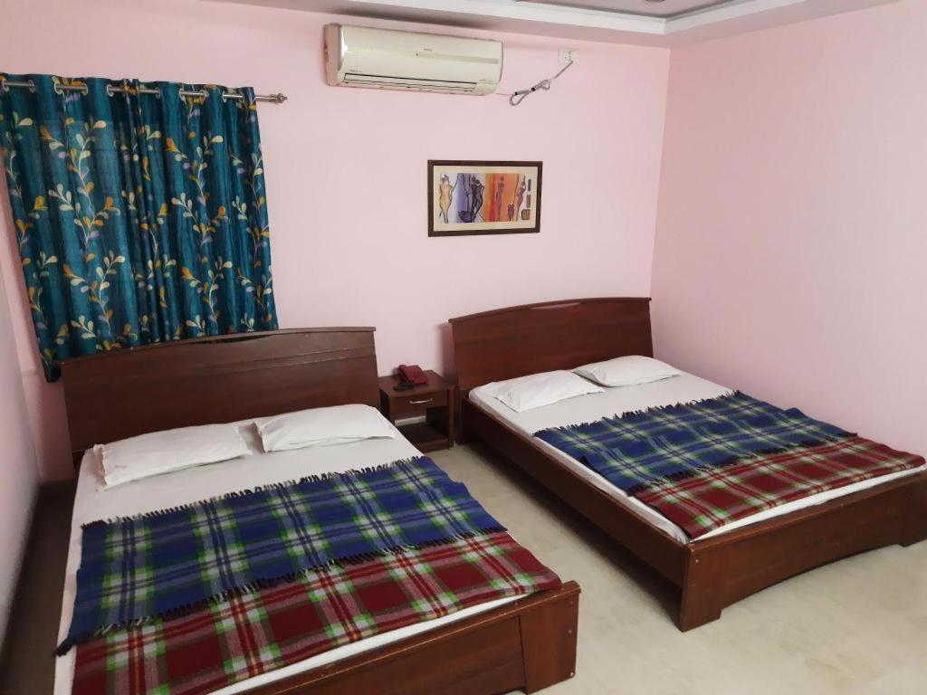 Hotel Delta Executive Shirdi Exterior foto